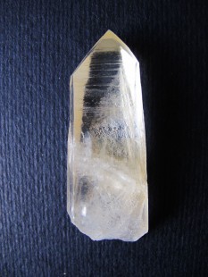 Лемурийский кристалл звездного семени Золотой Целитель, с шифром и апертурой, таблитчатый