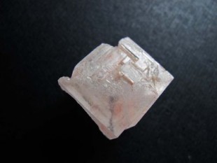 Галит, природные кристаллы