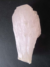 Манганокальцит, природный кристалл